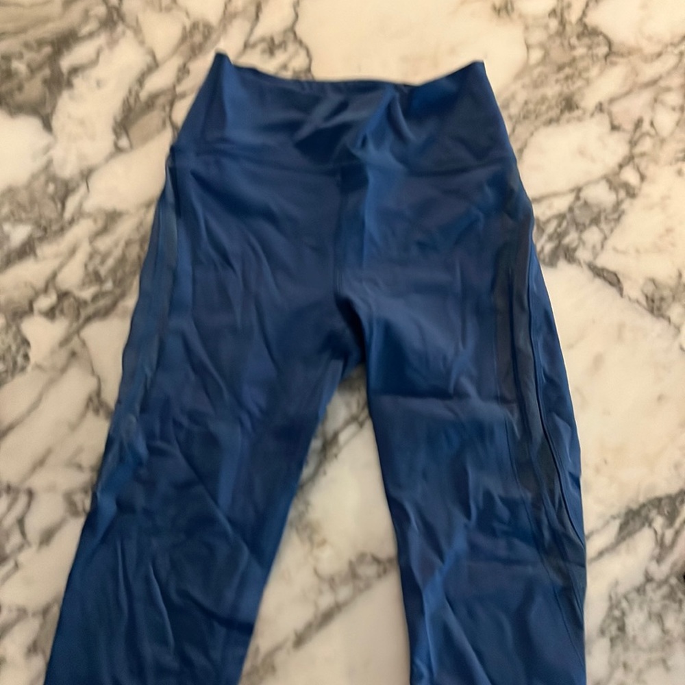 Size 4 Lululemon 19” capri pants